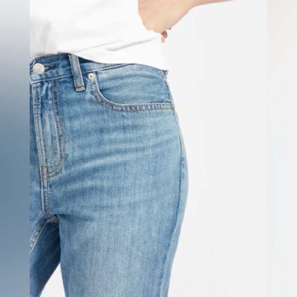 Everlane The Super Soft Straight Leg Jean in Vintage Light Blue